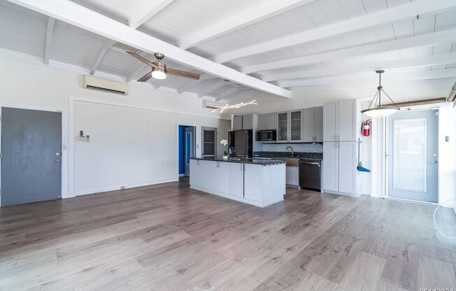 3 BED 2 BATH DUPLEX IN MOANALUA GARDENS