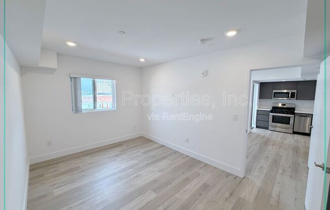 1 bed, 1 bath, 607 sqft, $2,350, Unit 602