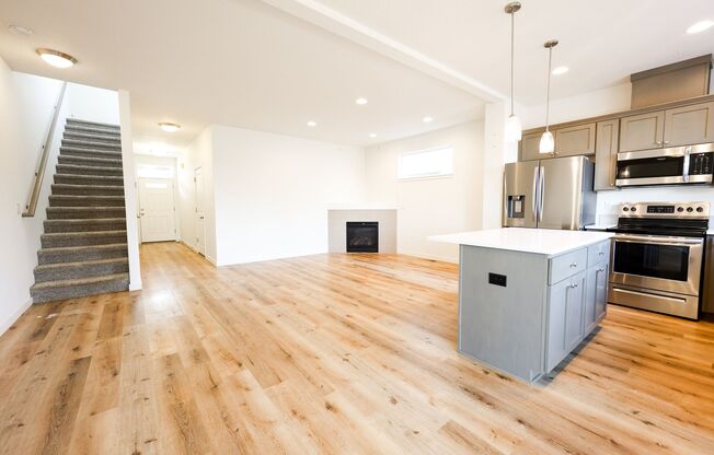 Charming 3 Bdrm 2.5 Bath in Ridgefield