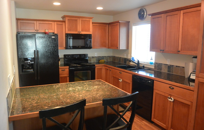 Beautiful 3 Bedroom Home in Walnut Grove Estates for Lease - 7610 NE 61st Way