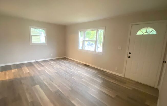 Newly Renovated 3 Bedroom, 1 Bath Home in Peoria!