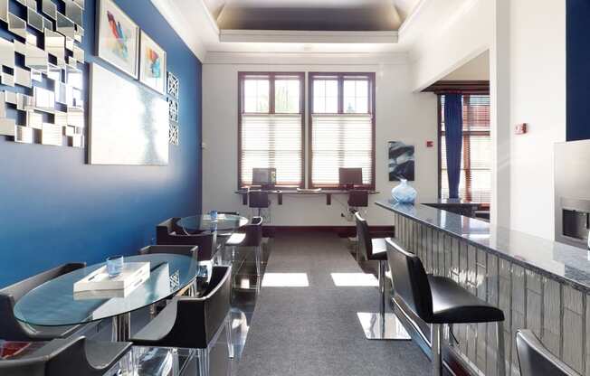 Cyber Cafe at Bristol Station, Naperville, IL