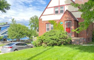 Large 2 bed 1 bath duplex with one car attached garage. Located in Dundee.
