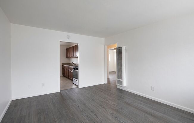 2 beds, 1 bath, $2,995, Unit 1346