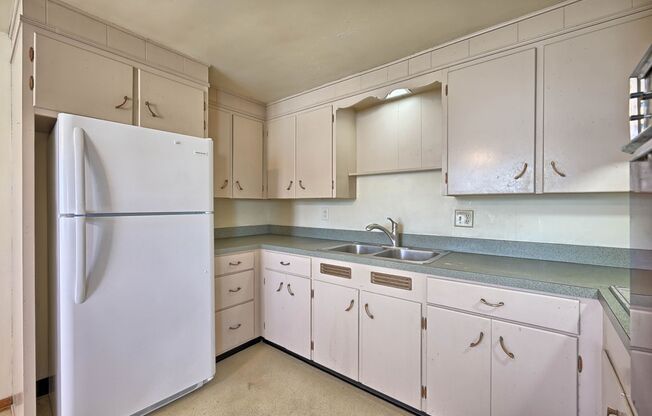 2 beds, 1 bath, $1,195