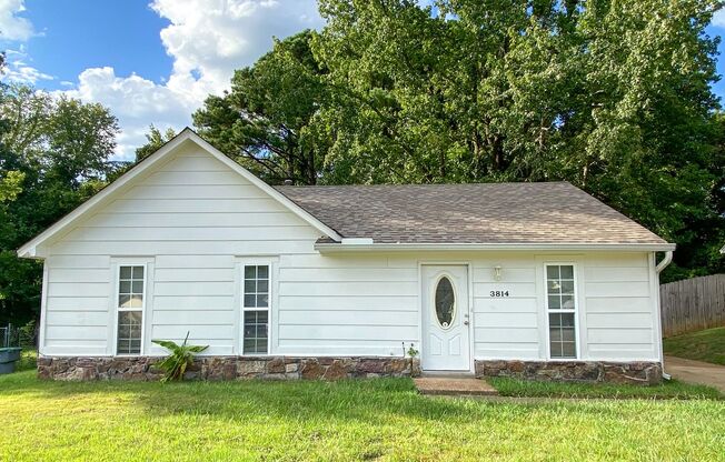 3 bedroom, 2 bath near New Allen Rd and Hawkins Mill