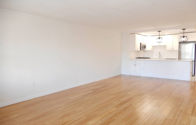 1 bed, 1 bath, 850 sqft, $3,300, Unit 6J