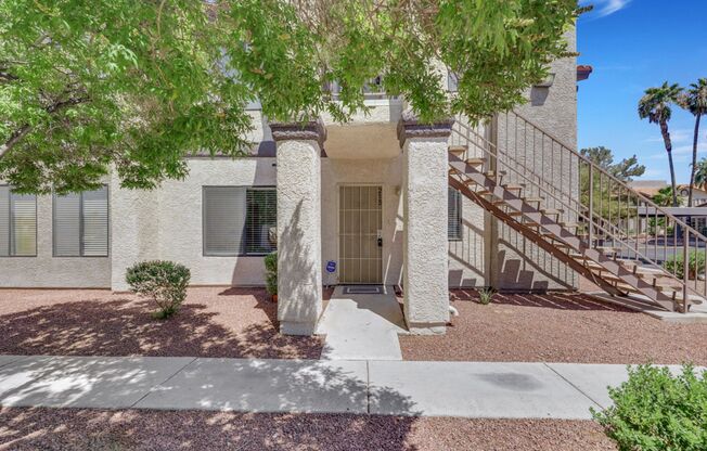Gorgeous Remolded 2 bedroom condo