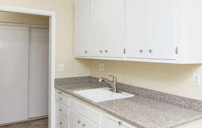 2 beds, 1 bath, 900 sqft, $2,445, Unit 206