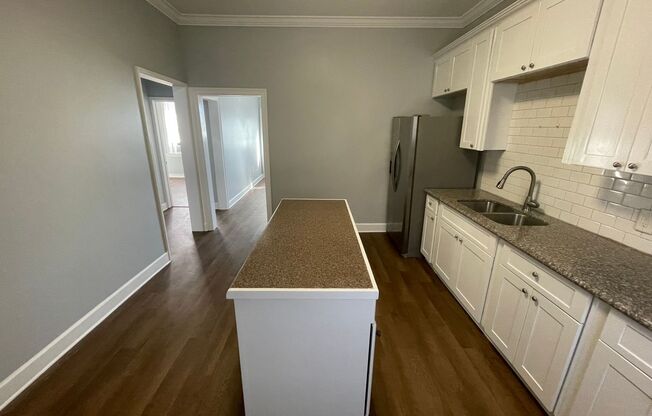 2 beds, 1 bath, $1,100, Unit Unit 4