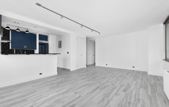 1 bed, 1 bath, 849 sqft, $5,300, Unit 26G