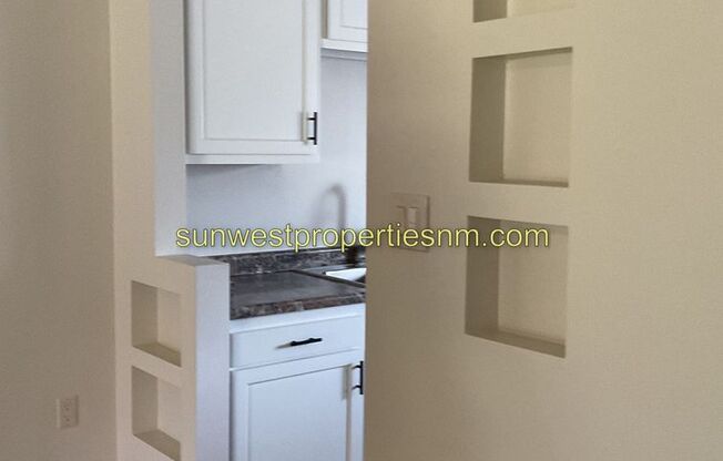 Dustin Ave. N. 2400 - Sunset House