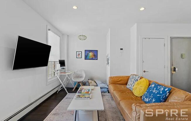 10 22 47 AVE