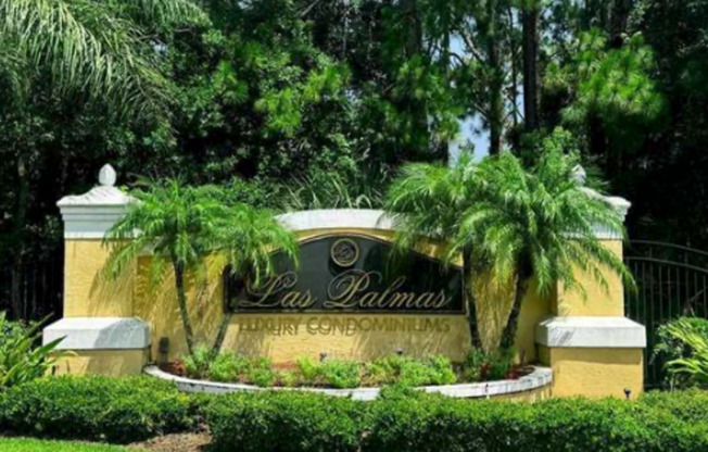 Nice 2 bedroom, 2 bathroom condo in the heart of St Augustine at Las Palmas!
