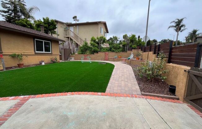 4Bed/2Bath Just East of El Camino in Carlsbad~ Chestnut
