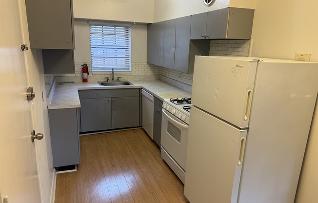 2 beds, 1 bath, 825 sqft, $2,500, Unit 2