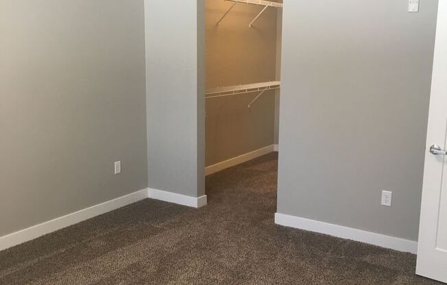 2 beds, 2 baths, $1,525, Unit 333