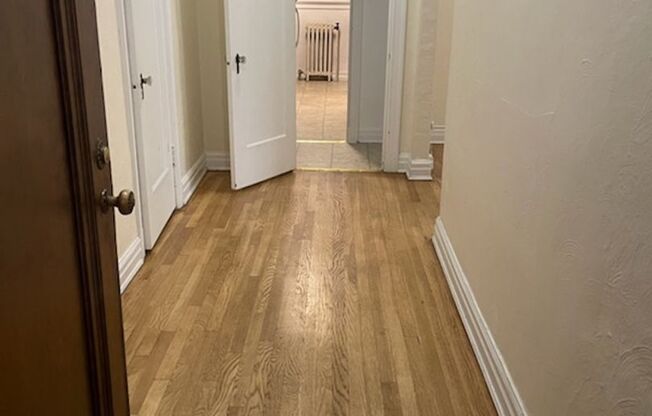 2 beds, 2 baths, 1,303 sqft, $2,150, Unit New King Edward  302