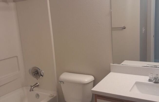 3 beds, 2 baths, 1,153 sqft, $1,975, Unit 314