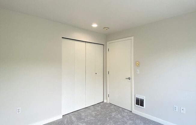 Spacious Seattle Condo - $2,200