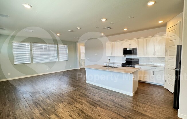 708 N BAY DR