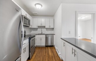2 beds, 2 baths, 847 sqft, $2,650, Unit 5