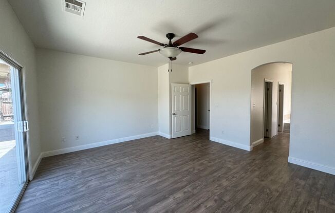 Beautiful 4 Bedroom in NW!