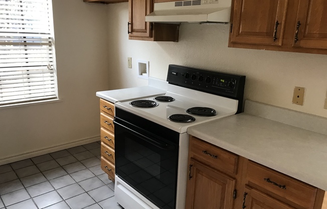 3 beds, 2 baths, $1,695