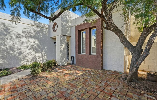 Newly remodeled and pristine in Scottsdale!
