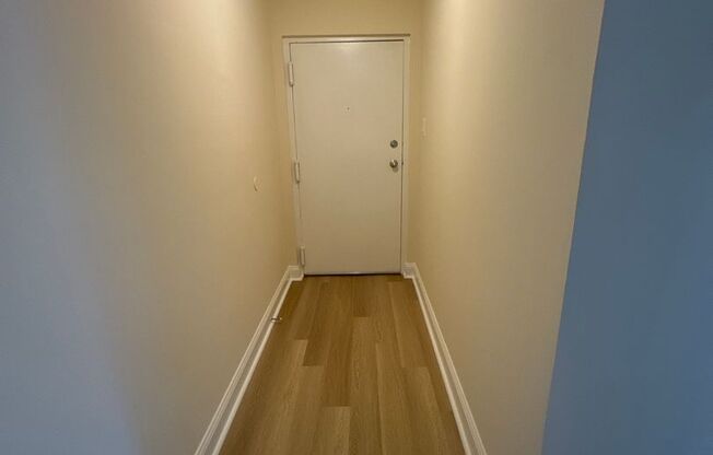 3 beds, 2 baths, 1,152 sqft, $2,300, Unit 14209 #301