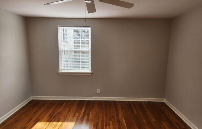 2 beds, 1 bath, 897 sqft, $2,385, Unit A-24