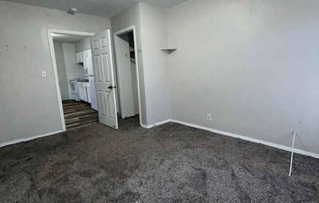 2 beds, 1 bath, $850