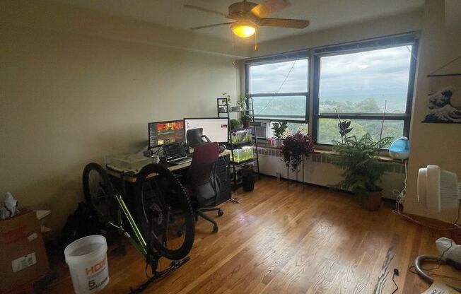 3 beds, 2 baths, 1,500 sqft, $3,850, Unit 418-1305