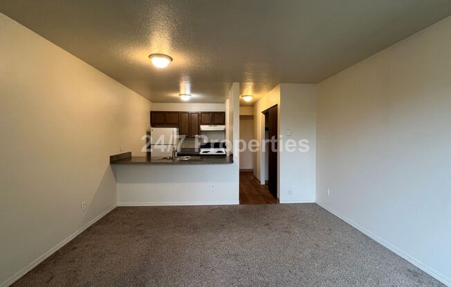 2 beds, 1 bath, $1,395, Unit 4124 Unit C