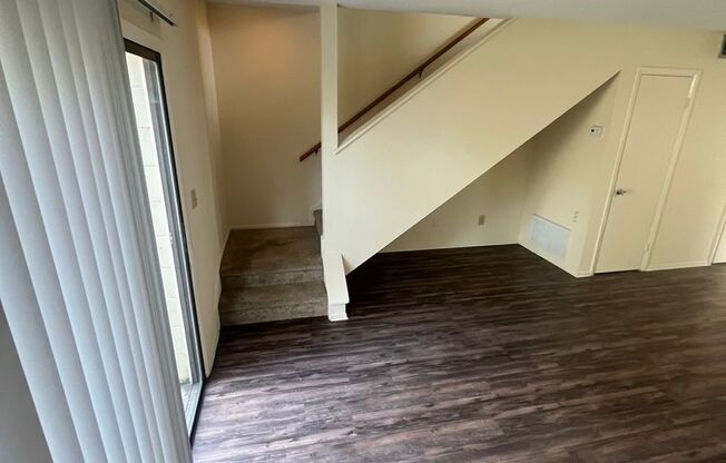 2 beds, 1.5 baths, 1,050 sqft, $1,150, Unit #84