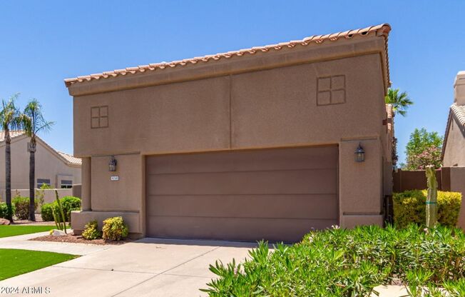 BEAUTIFUL 3 bedroom, 2 bath, 2241 SF rental opportunity in Scottsdale!