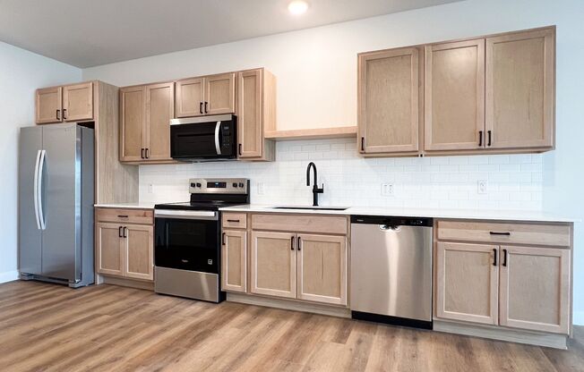 2 beds, 2 baths, 887 sqft, $2,235, Unit SC 1408-218