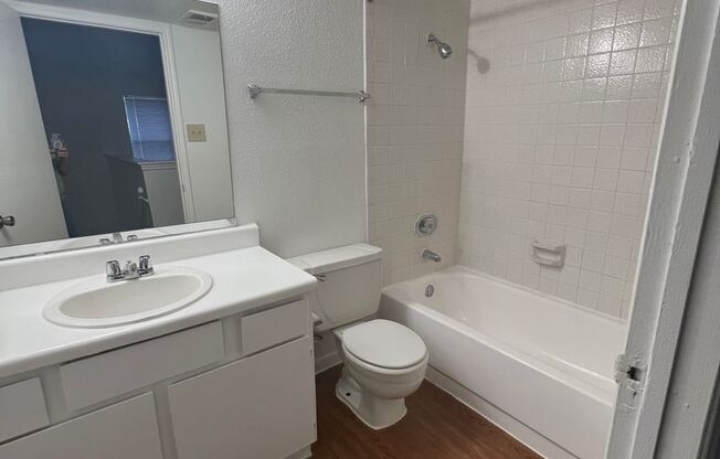2 beds, 2 baths, 1,038 sqft, $1,085, Unit 2604