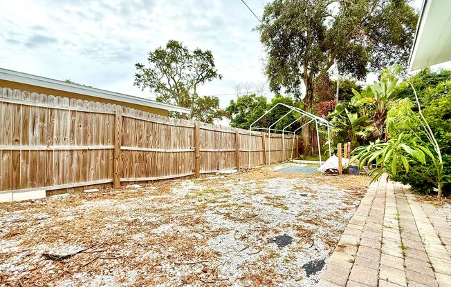 Bright & cozy 2bedroom 1bath home with outdoor space and storage - Tarpon Springs!