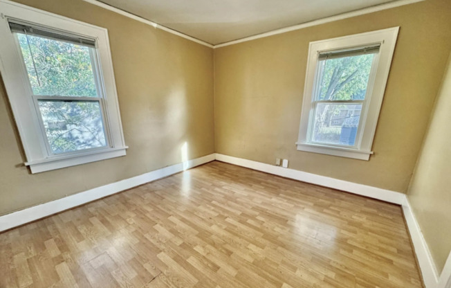 3 beds, 1 bath, $1,200