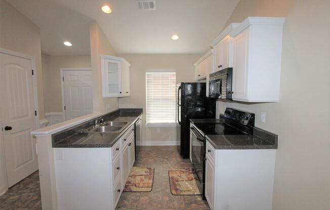 2 beds, 2 baths, $1,300