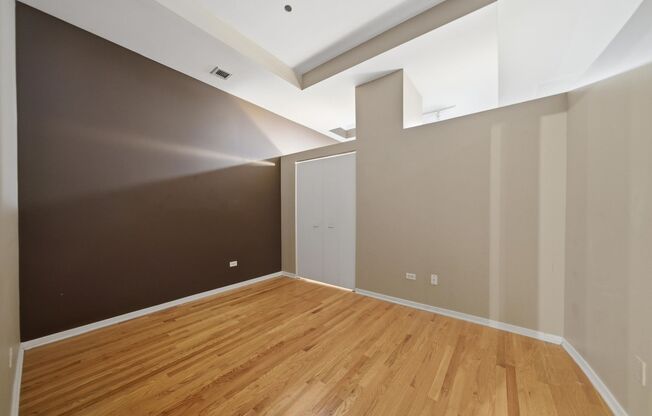 2 beds, 2 baths, $3,100, Unit 506