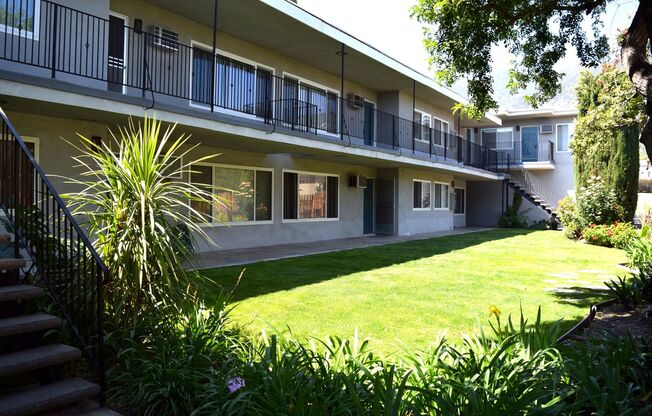 Home-Sweet-Home Vibe in Sierra Madre!