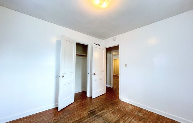 3 beds, 1 bath, $1,075