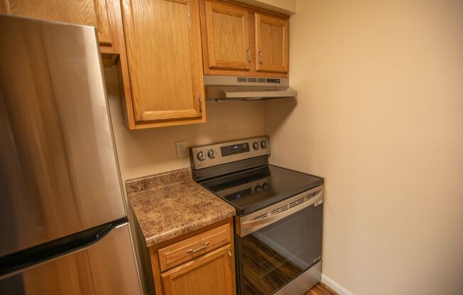 1 bed, 1 bath, 693 sqft, $1,350, Unit 00 - 516201