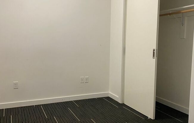 Studio, 1 bath, 388 sqft, $1,175, Unit 102