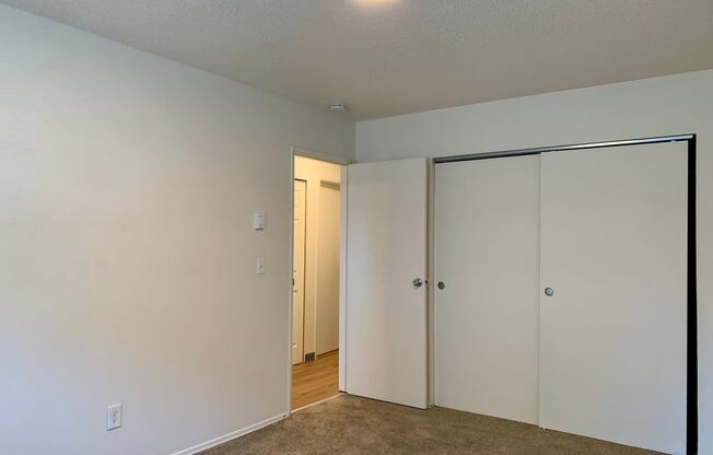 2 beds, 1 bath, 925 sqft, $1,600, Unit 16