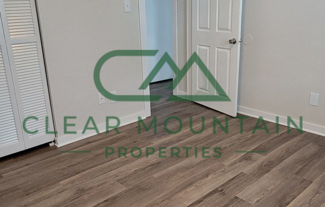 2 beds, 1 bath, 980 sqft, $1,225, Unit 52