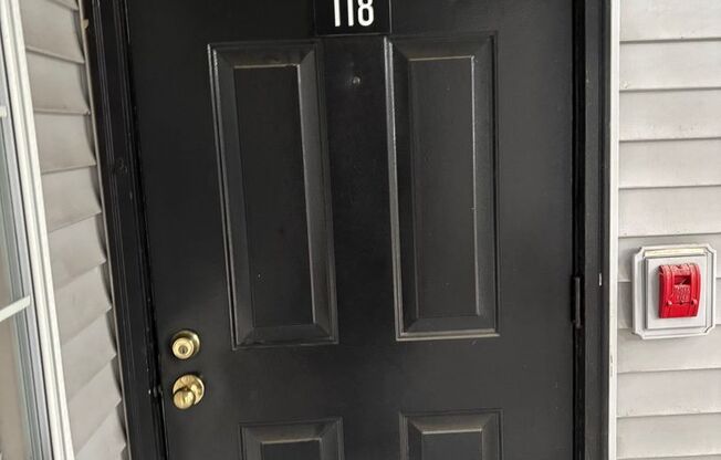 1 bed, 1 bath, 632 sqft, $1,265, Unit 118