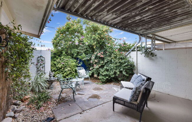 10547 W COGGINS DR